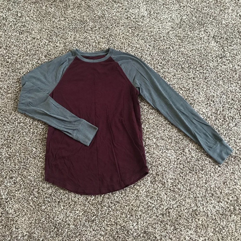 Assorted men's shirts/tanks